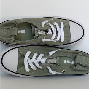 NWT CONVERSE SNEAKER SIZE W 7